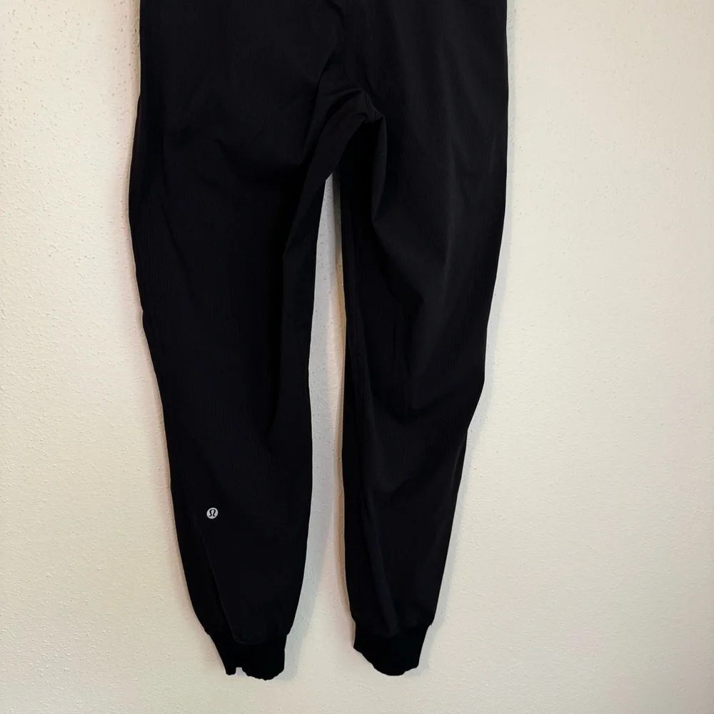Lululemon Women’s Dance Studio Mid-Rise Jogger 28” Black size 6 Casual Hiking